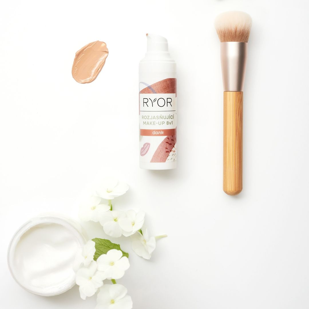 Rozjasňující make-up 8v1 DARK - galerie #2