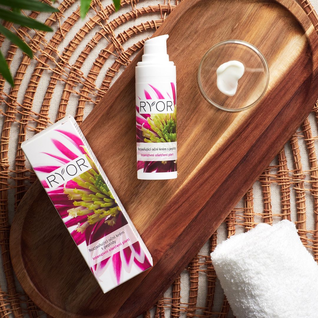 Rozjasňujúci očný krém s peptidmi - galéria #3