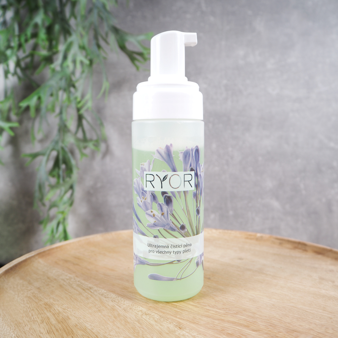 Ultra jemná čistiaca pena pre všetky typy pleti - galéria #1