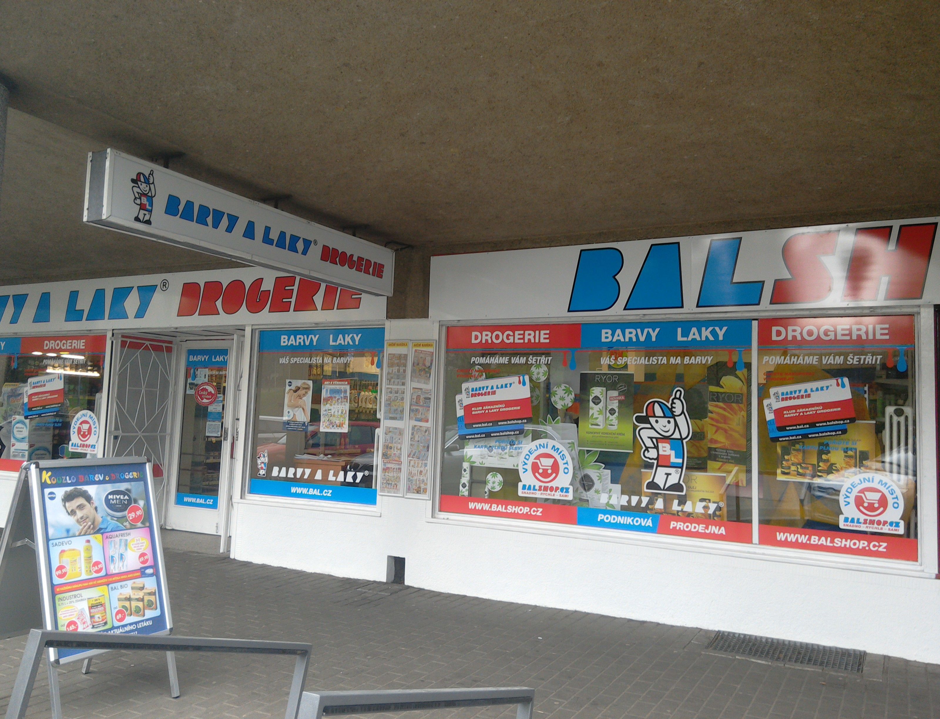 BARVY A LAKY DROGERIE