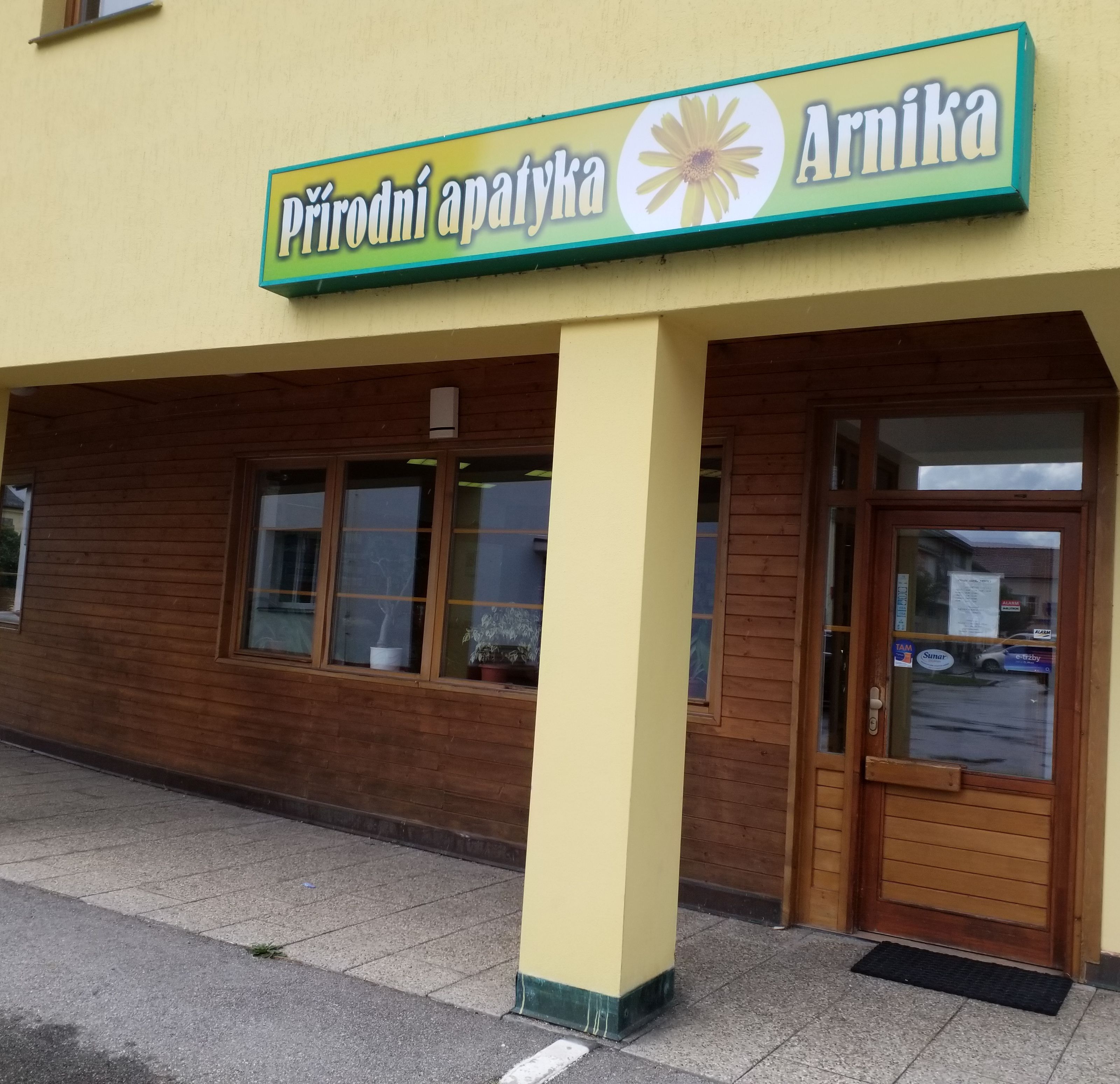 Přírodní apatyka Arnika