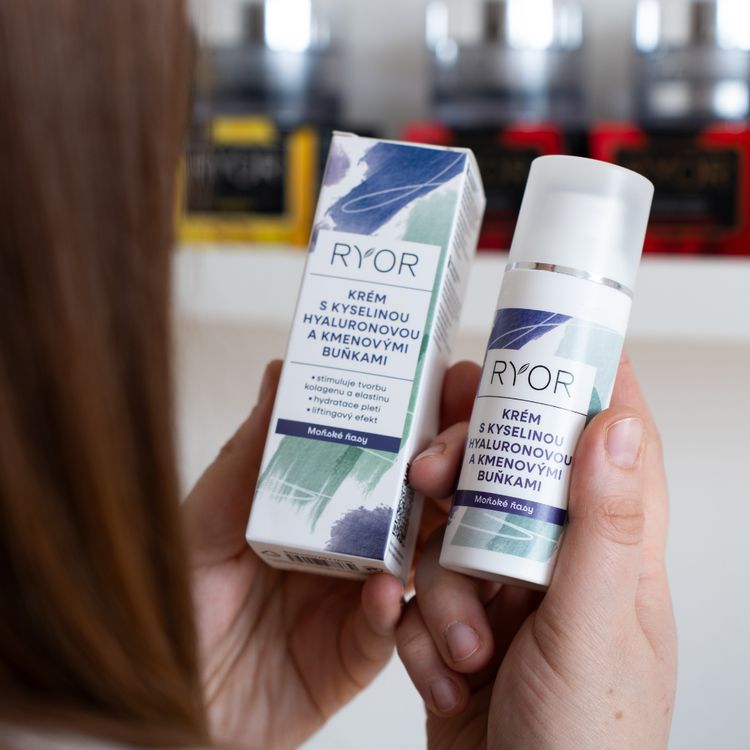 Jediná značka, která moji pleti opravdu vyhovuje a obzvlášť tento krém u mě nesmí chybět.